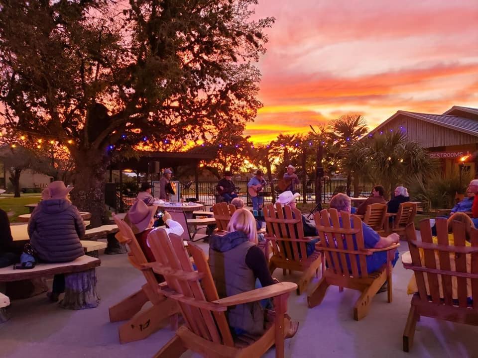 Flying L Ranch Resort & Golf Course Bandera Ngoại thất bức ảnh